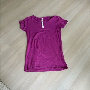 Lululemon Women's Purple T-Shirt
